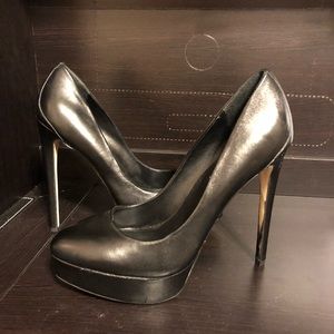 Black leather Steve Madden heels